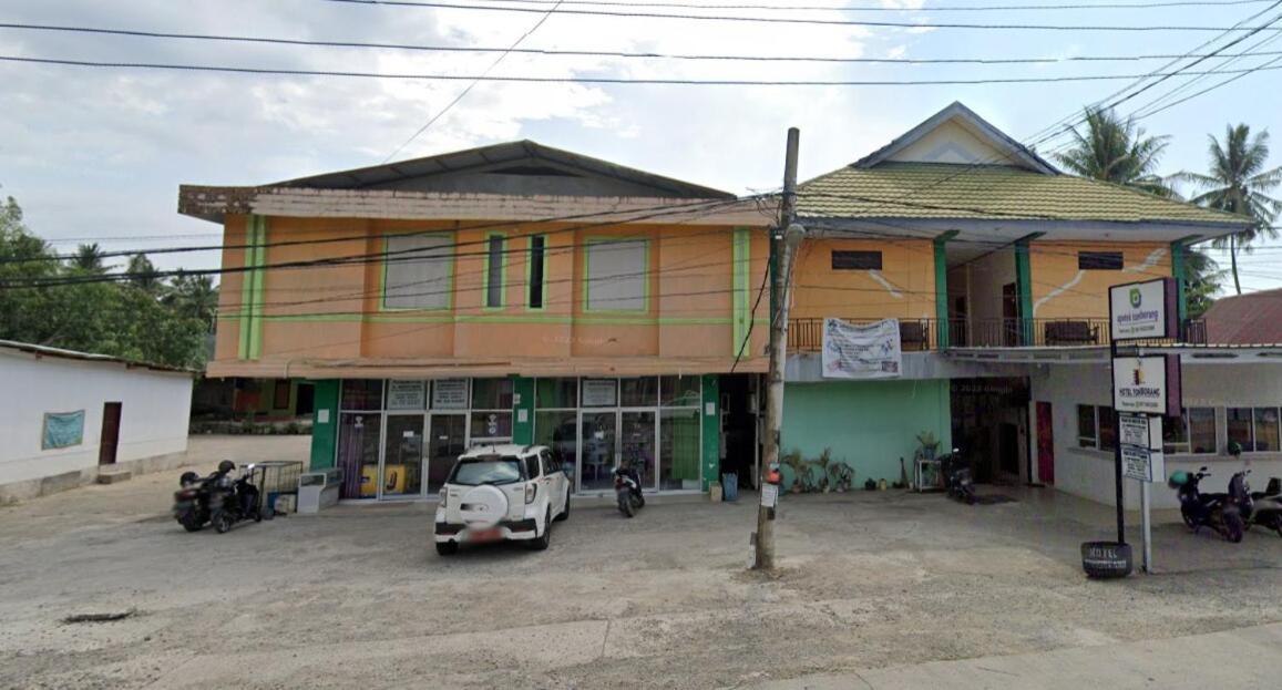 Oyo 93411 Syariah Hotel Tomborang Karema Exterior foto