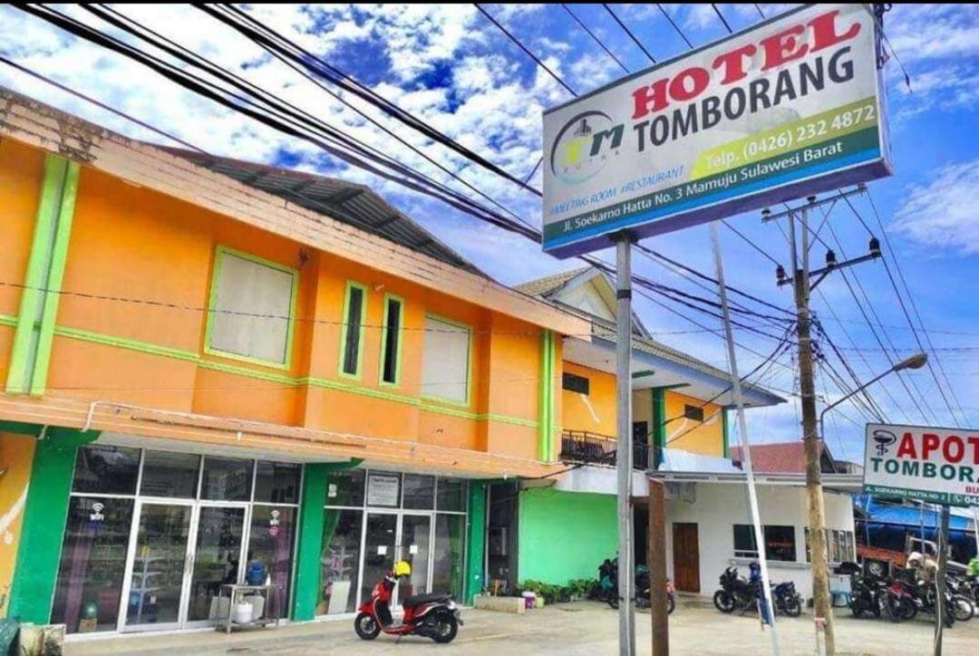 Oyo 93411 Syariah Hotel Tomborang Karema Exterior foto